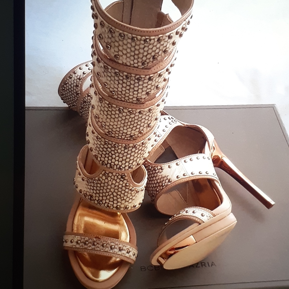 🤎🤍BCBG Gladiator style sandals🤍🤎